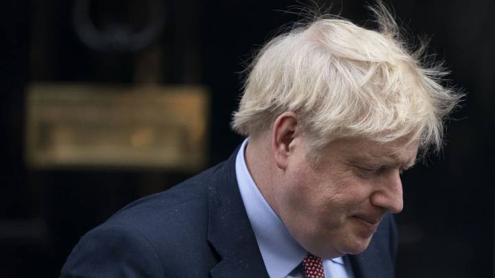 Boris Johnson remains in hospital with continuous coronavirus symptoms