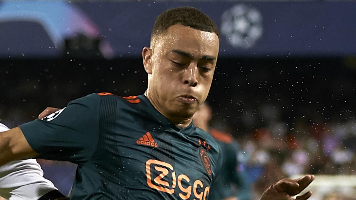 Rumour Has It: Barcelona want Dest to solve problematic right-back position