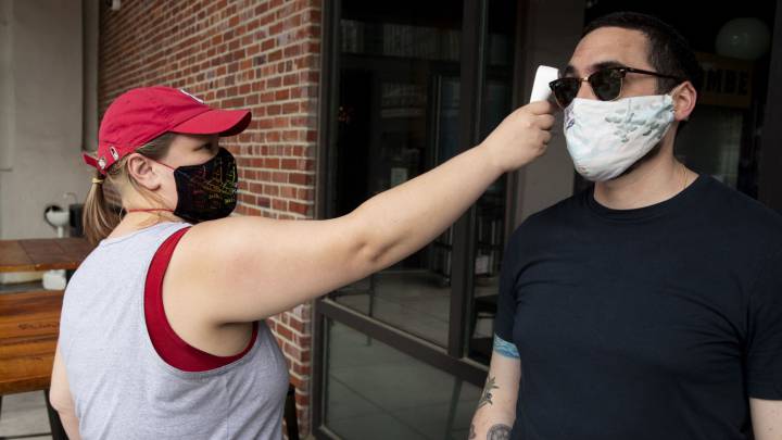 Coronavirus US live updates: cases, deaths and stimulus checks today
