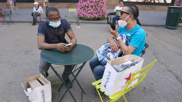 Coronavirus USA live updates: cases, deaths, stimulus checks and news, today