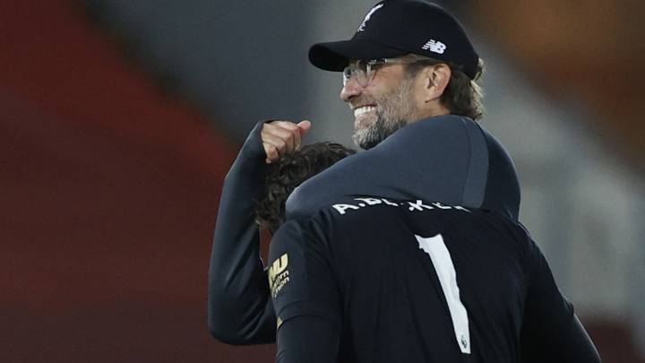Premier League: Liverpool eye records as Klopp's men close in on title