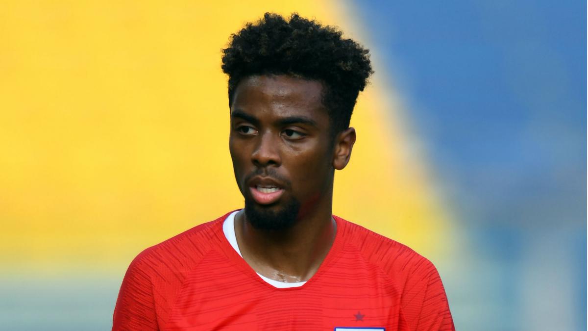 Lampard rejects Chelsea links to Angel Gomes