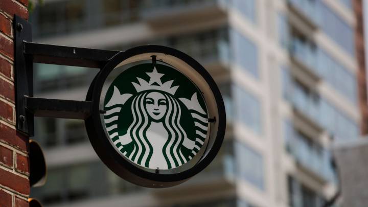 US restaurant opening hours on July 4th: Starbucks, McDonalds, Taco Bell...