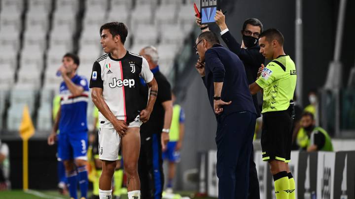 Worry for Juventus as Dybala limps off injured
