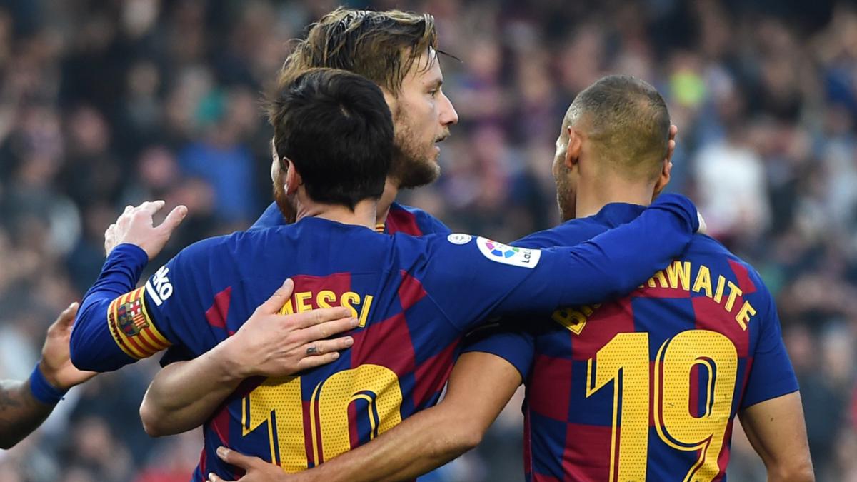Braithwaite: I haven't asked for Messi's number 10!
