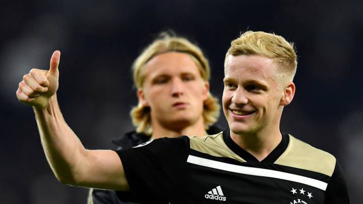 Van De Beek: touching reason why he'll wear 34 at Man United