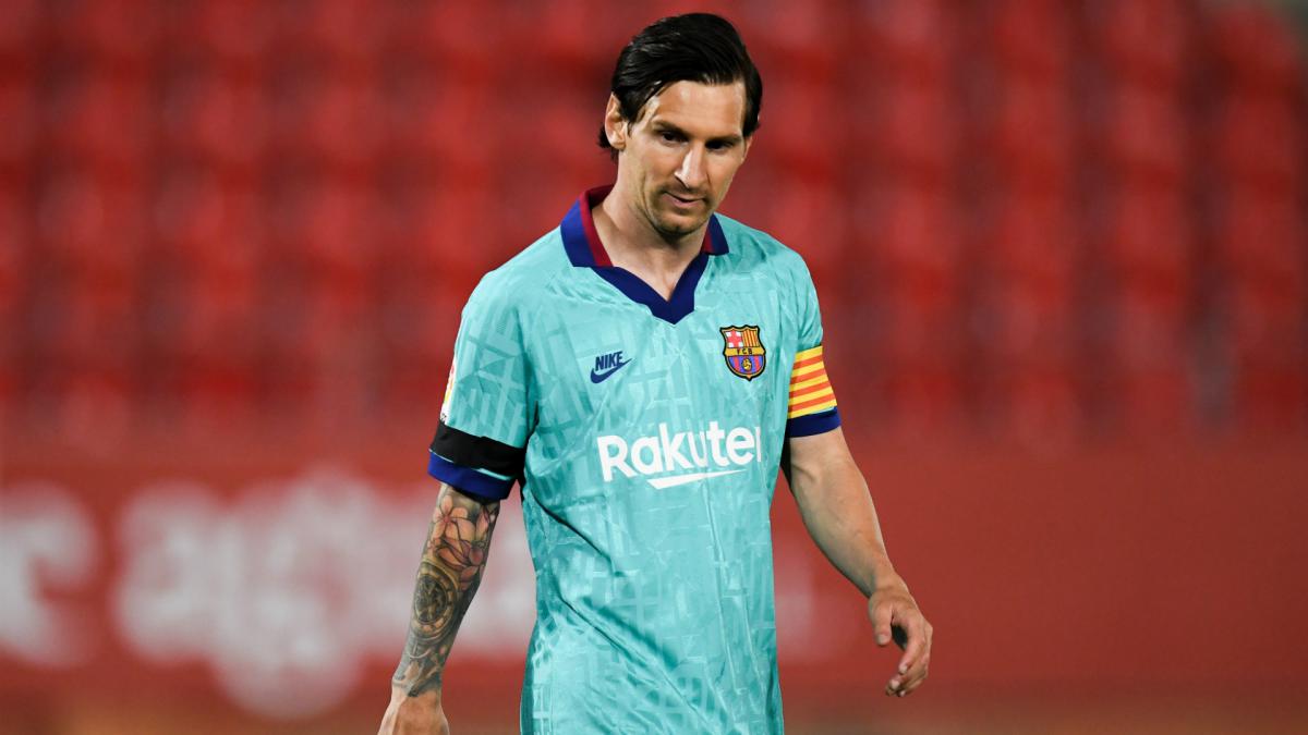 Messi stays at Barcelona: Cristiano, Kobe and sport's biggest U-turns