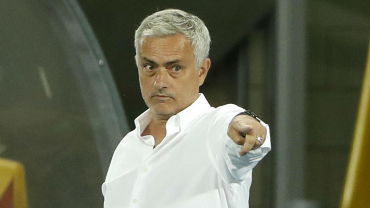 Mourinho: Spurs still 'trying' in transfer market