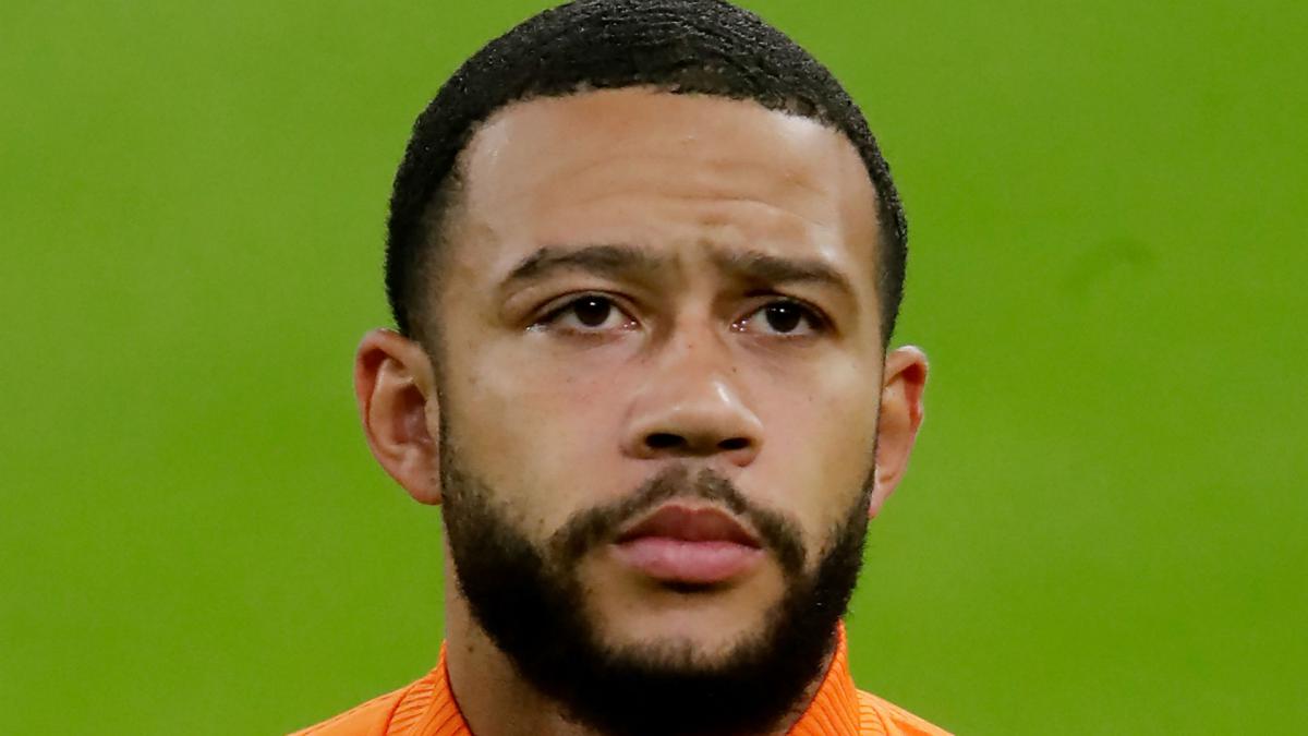 Rumour Has It: Depay in pole position for Barcelona move, Man Utd want two signings