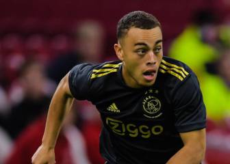 Ajax and Barcelona finalising Sergiño Dest deal