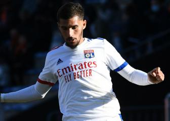 Arsenal target Houssem Aouar rejects move to remain at Lyon