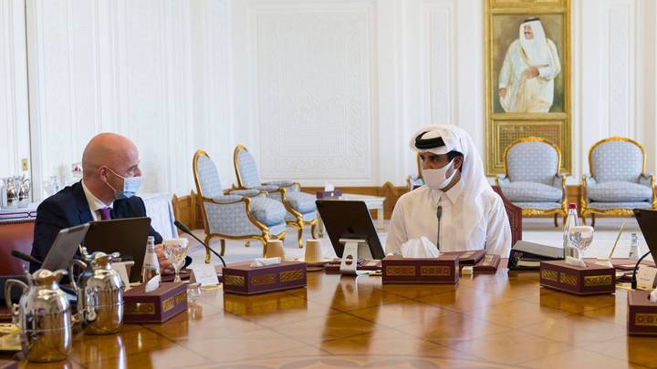 The Emir of Qatar hosts Infantino during FIFA president’s World Cup tour