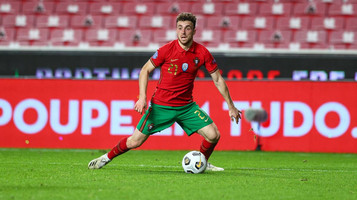 Santos explains Jota decision after Portugal fall to France