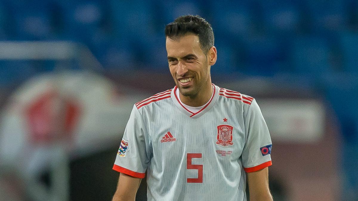 Barcelona and Spain midfielder Busquets ruled out with knee injury