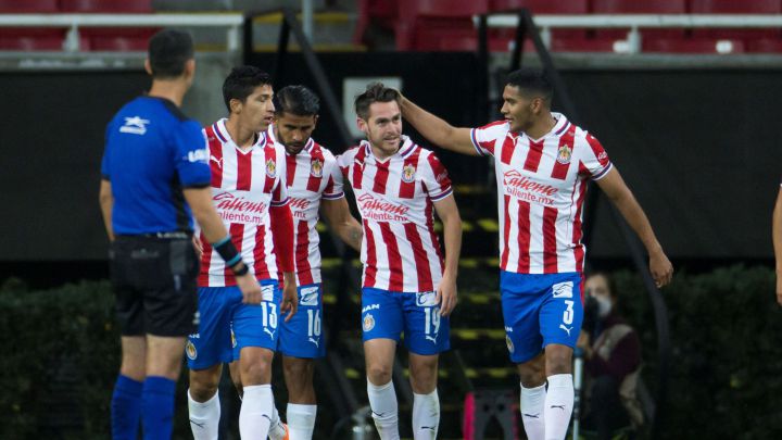 Chivas clinch playoff spot with decisive victory over Necaxa