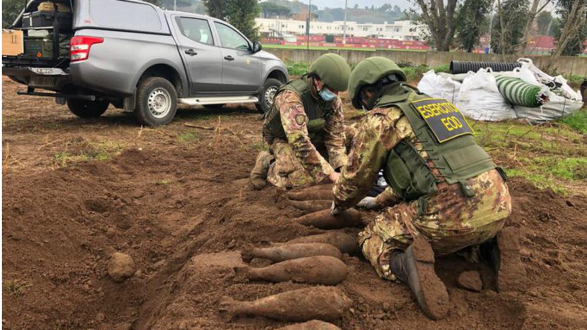 Roma bomb shock: WWII devices found at training ground