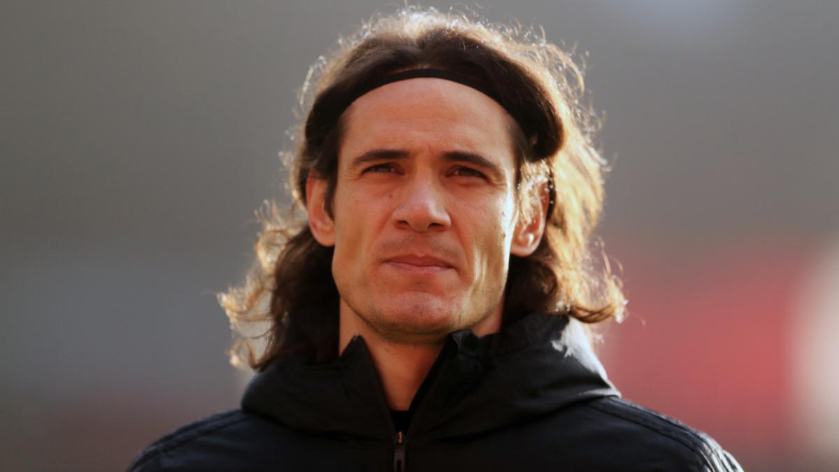 Cavani apologises for offensive social media post that Man United insist was 'misconstrued'