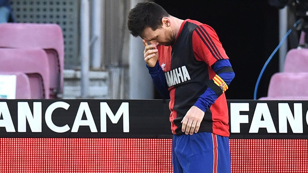 Messi yellow card for Maradona tribute should be overturned, says Koeman