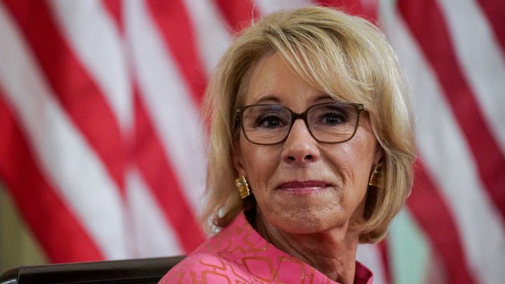 New student loan extension: how many people will benefit and when is the deadline?