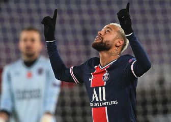 PSG stroll to victory
