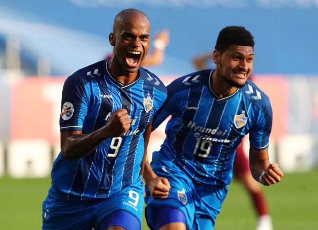 Ulsan Hyundai FC's Junior Negao celebrates scoring.