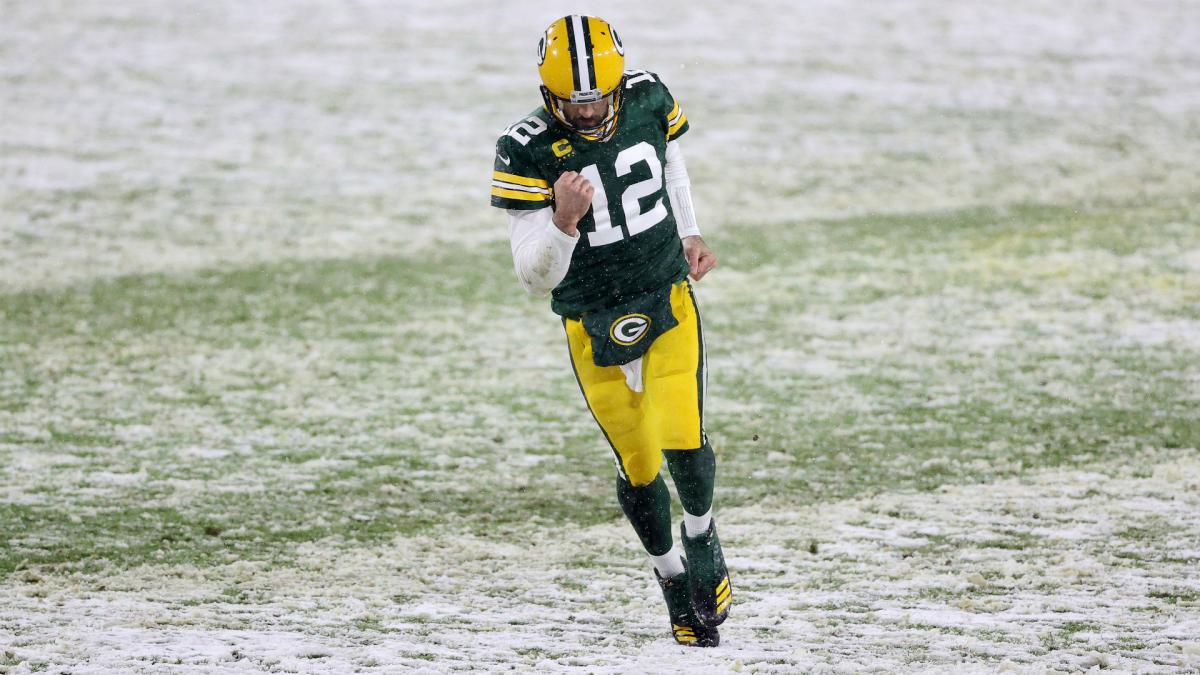 Aaron Rodgers' MVP case strengthening as Patrick Mahomes underwhelms for top-seeded Chiefs