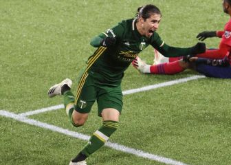 Los Angeles Galaxy sign Jorge Villafaña for next season