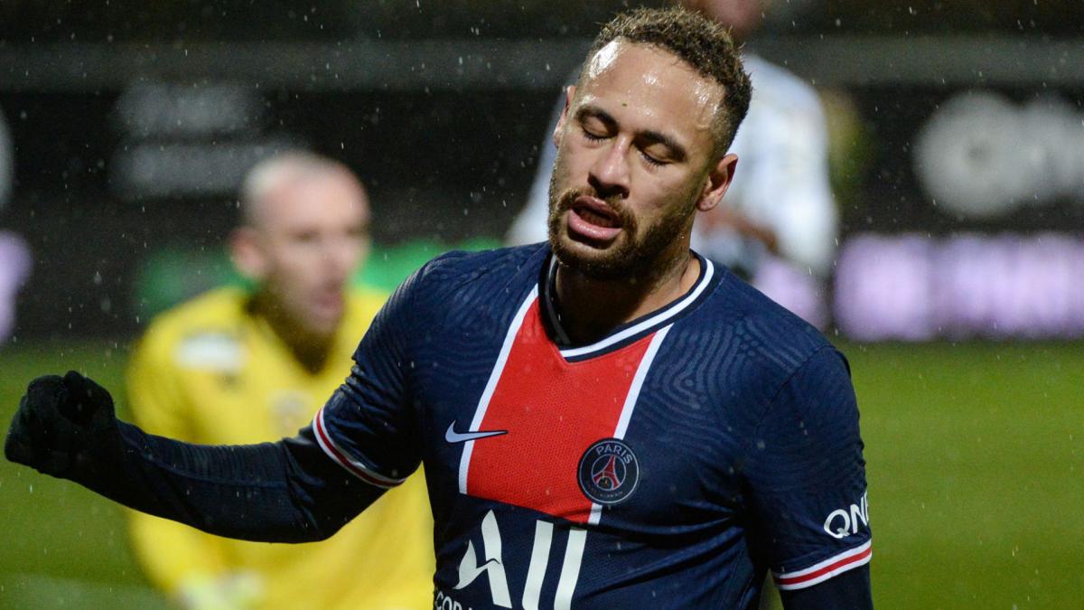Neymar a doubt for Classique after PSG star misses training through illness