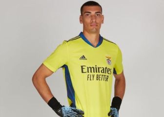 Burnley interested in signing Carlos dos Santos
