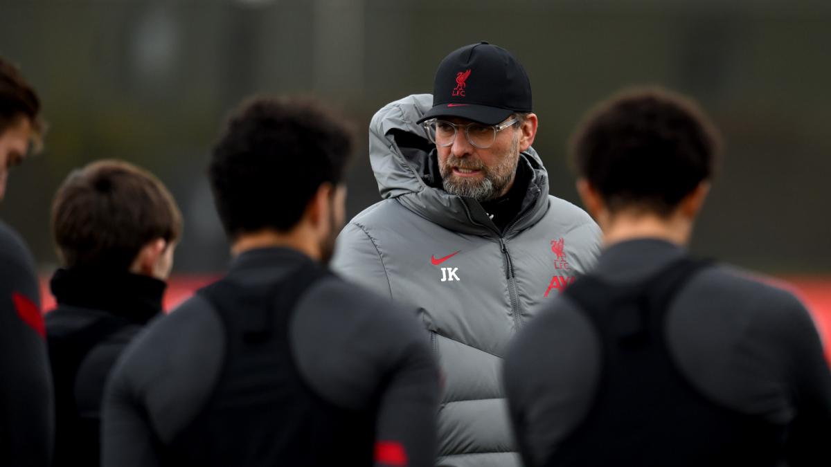 Liverpool losing Merseyside derby to Everton 'not possible', says Smicer