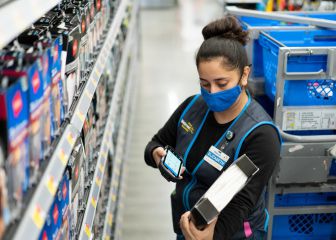 Walmart raises average hourly wage to $15