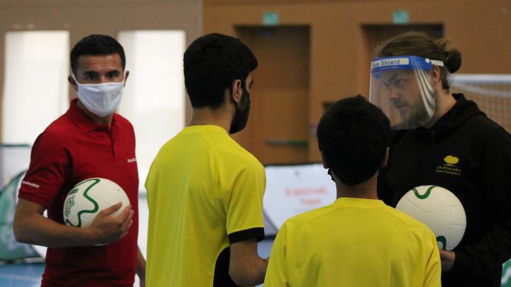 Tim Cahill takes part in football courses for people with disabilities