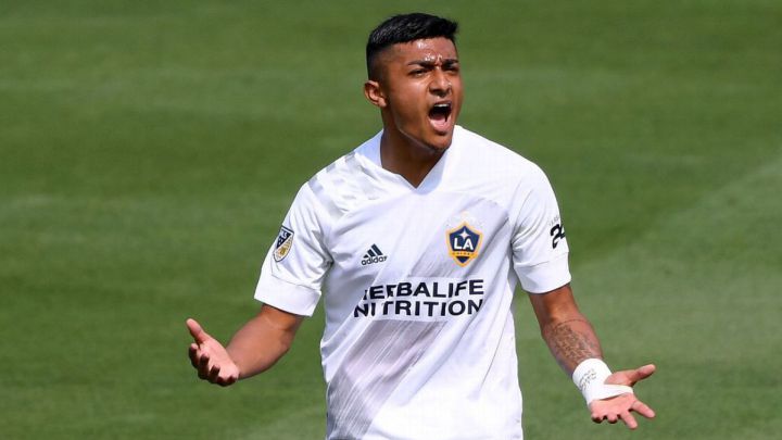 Julián Araujo could complete move to Juventus this summer