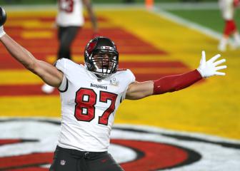 Brady-Gronkowski on for another year with Bucs