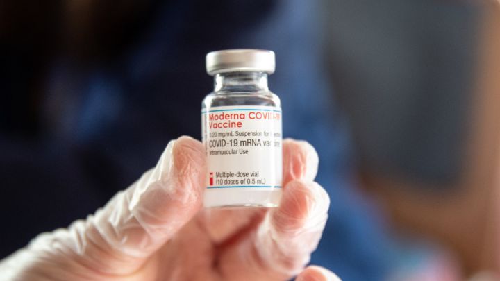 How long between Pfizer-BioNTec and Moderna covid-19 vaccines doses?