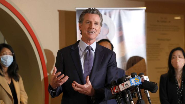 What are the criteria to be eligible for a vaccination in California?