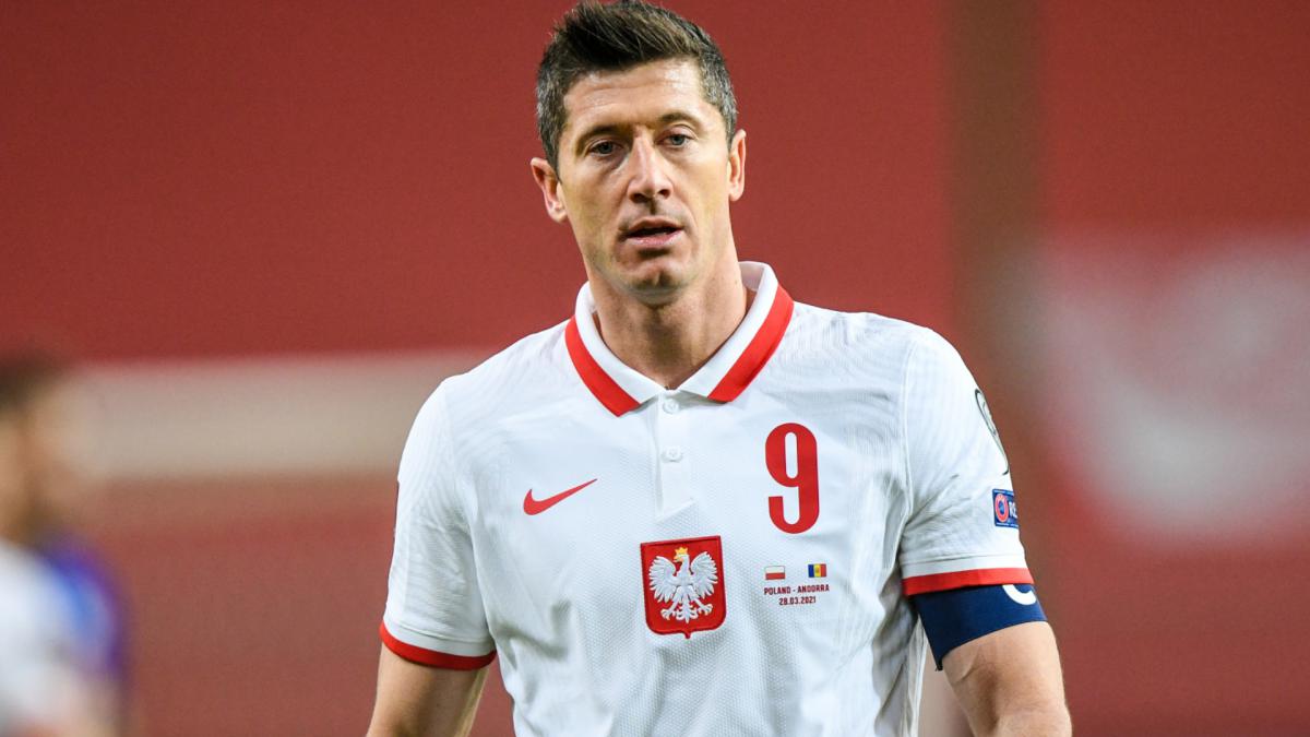 Lewandowski returning to Bayern for treatment on collateral ligament injury
