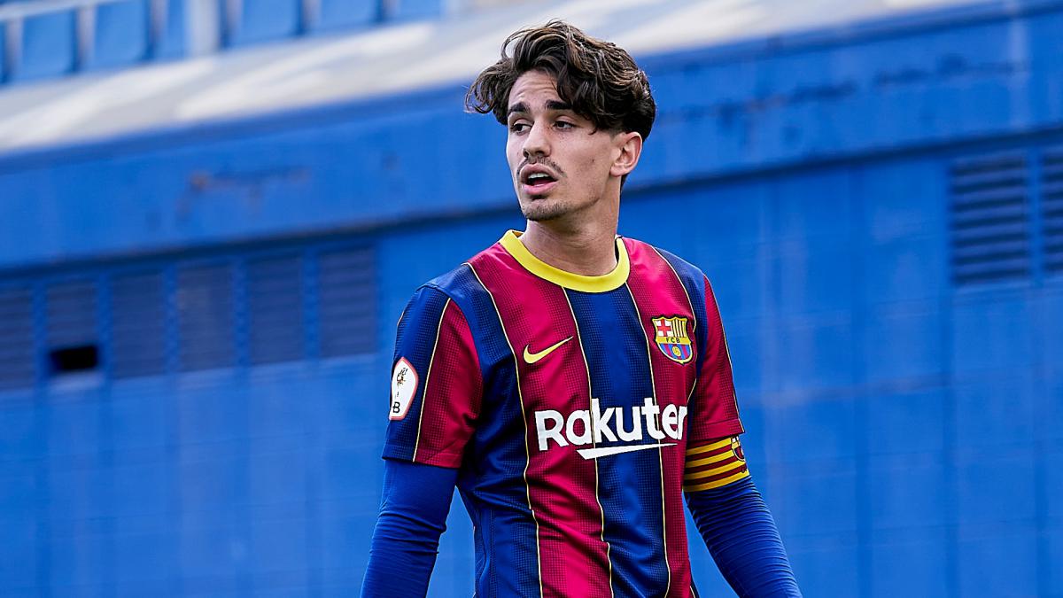 Barcelona extend hot prospect Collado's Camp Nou stay