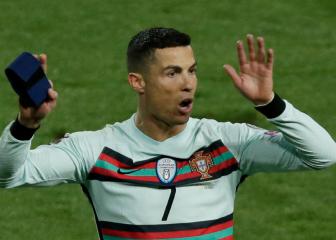 Ronaldo armband auction nets £50,000 for baby's treatment