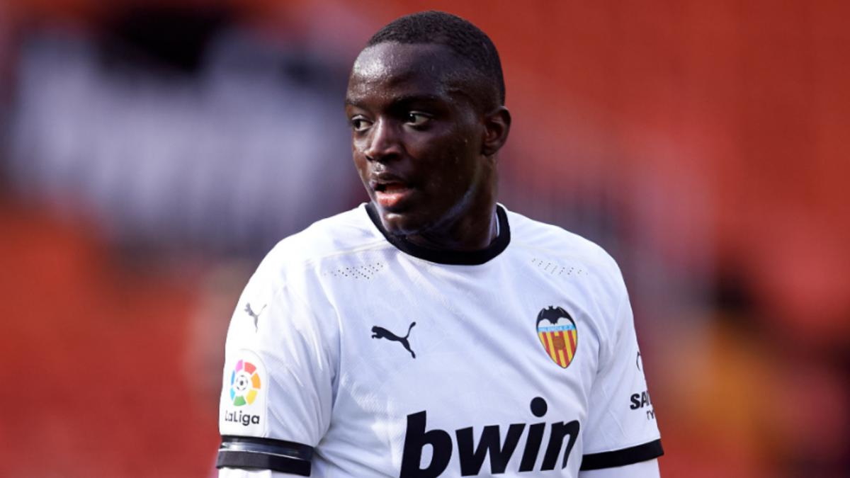 Valencia walk off after Diakhaby accuses opponent of racist abuse