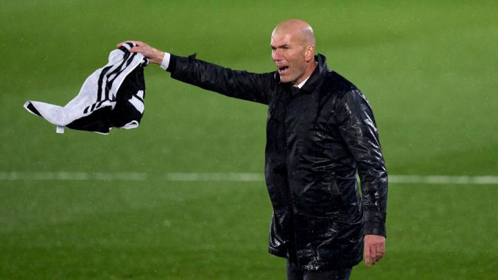 Real Madrid 2-1 Barcelona | Zidane unbothered by Koeman's Clásico complaints