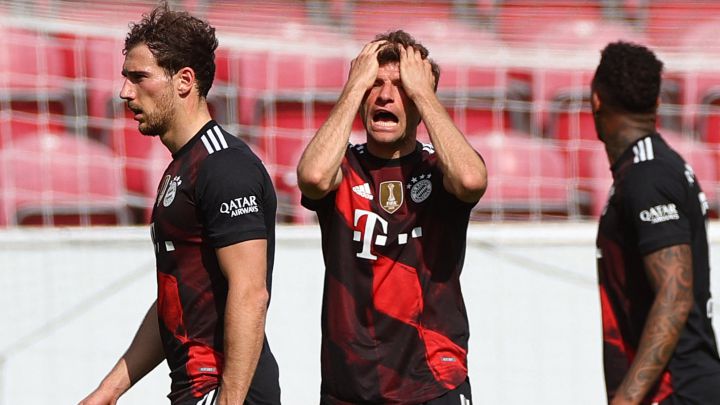 Flick sees weary Bayern forced to wait for title after defeat to Mainz