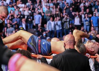 Silva consoles Weidman after gruesome leg injury