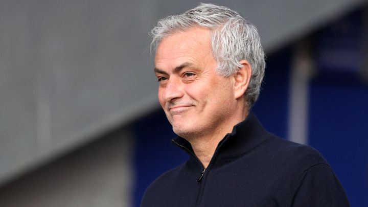 Roma appoint José Mourinho
