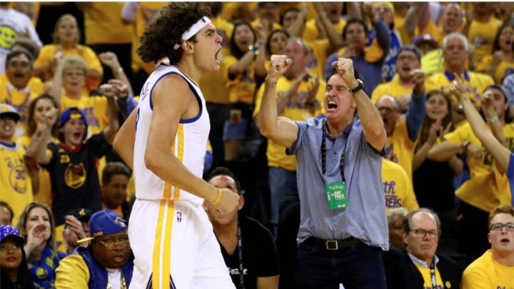 Cleveland sign former PF Anderson Varejao to 10-day contract
