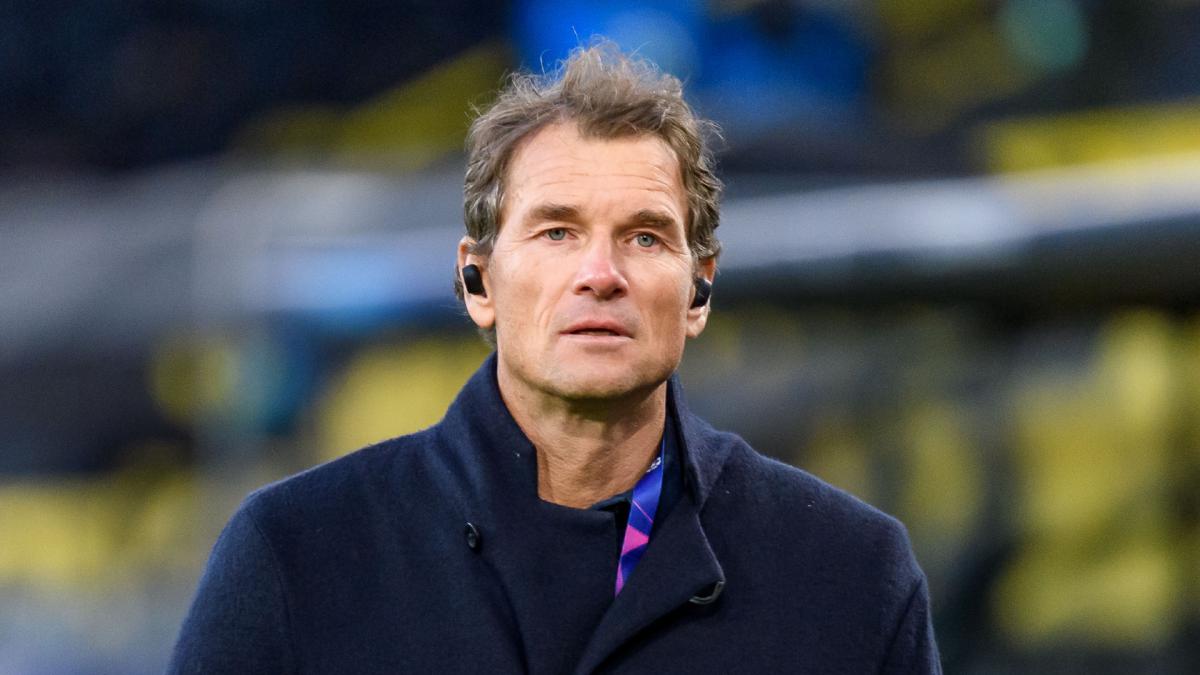 Jens Lehmann sacked by Hertha Berlin over racist message