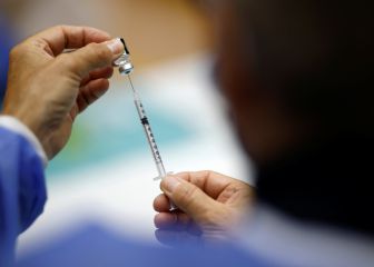 How many need to be vaccinated to reach herd immunity?
