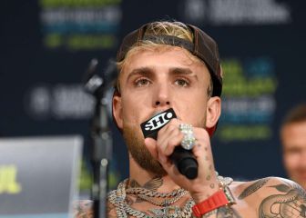 What is Jake Paul's boxing record?