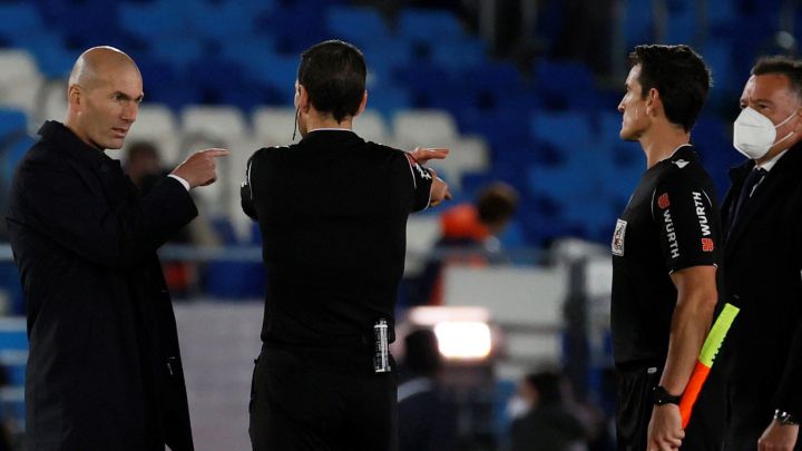Zidane slams referee after controversial Sevilla penalty