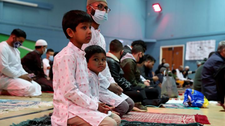 Eid Mubarak: What does it mean and how to wish Muslims well to celebrate the end of Ramadan?